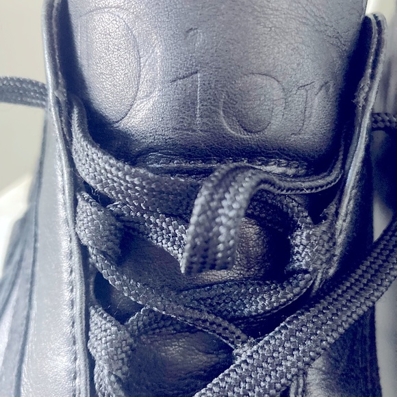 DIOR leather w/ suede accents sneakers. - Picture 4 of 6